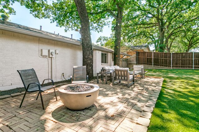1028 Meadowbrook Drive, Grapevine, TX 76051