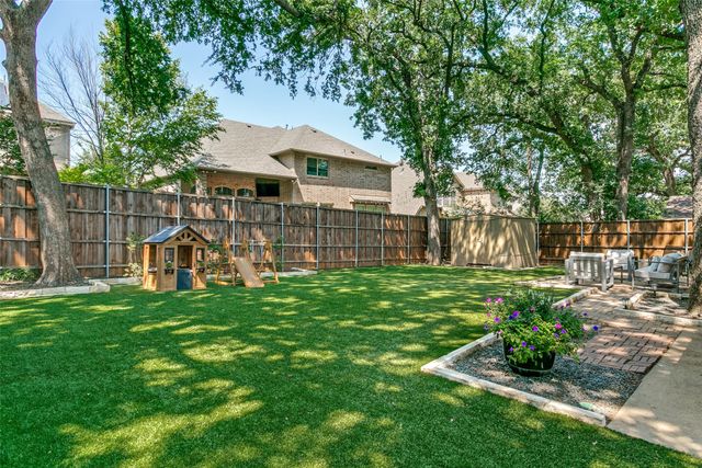 1028 Meadowbrook Drive, Grapevine, TX 76051