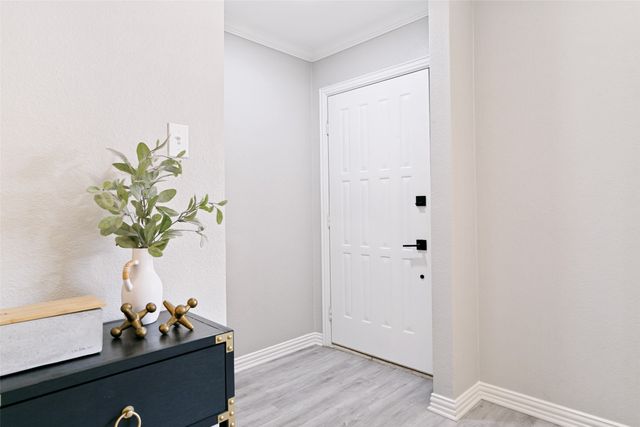 1028 Meadowbrook Drive, Grapevine, TX 76051