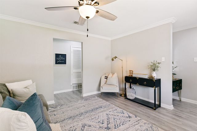 1028 Meadowbrook Drive, Grapevine, TX 76051