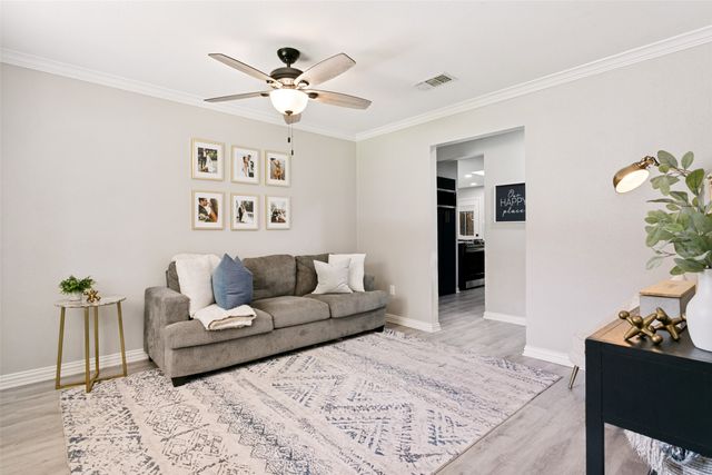 1028 Meadowbrook Drive, Grapevine, TX 76051