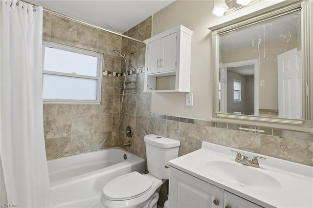 3016 Coach House LN, Virginia Beach, VA 23452