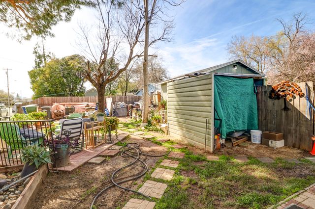 815 Locust Street, Redding, CA 96001