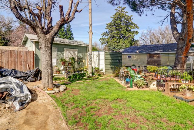 815 Locust Street, Redding, CA 96001