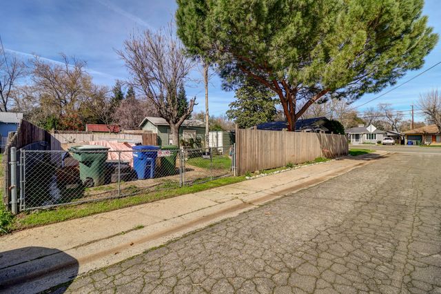 815 Locust Street, Redding, CA 96001