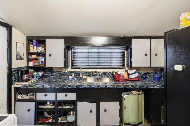 815 Locust Street, Redding, CA 96001