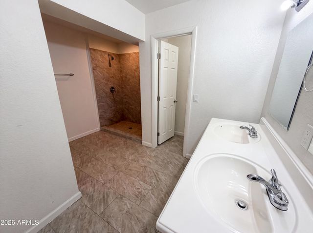 8631 S 6TH Street, Phoenix, AZ 85042