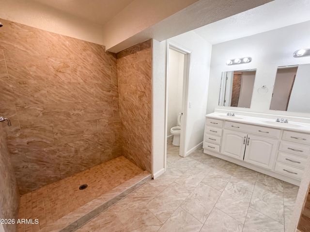 8631 S 6TH Street, Phoenix, AZ 85042
