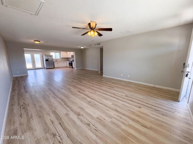 8631 S 6TH Street, Phoenix, AZ 85042