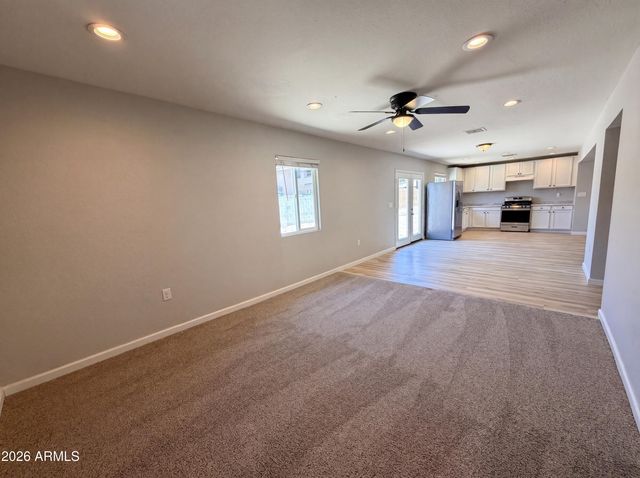8631 S 6TH Street, Phoenix, AZ 85042