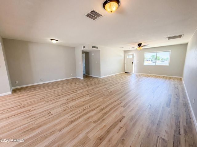 8631 S 6TH Street, Phoenix, AZ 85042