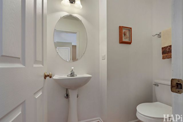 1167 N Oakwood Drive 32-3, Fox Lake, IL 60020