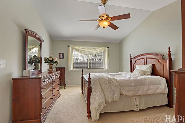 1167 N Oakwood Drive 32-3, Fox Lake, IL 60020