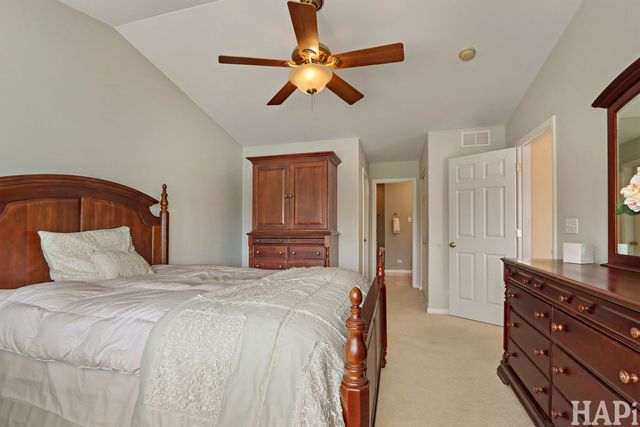 1167 N Oakwood Drive 32-3, Fox Lake, IL 60020