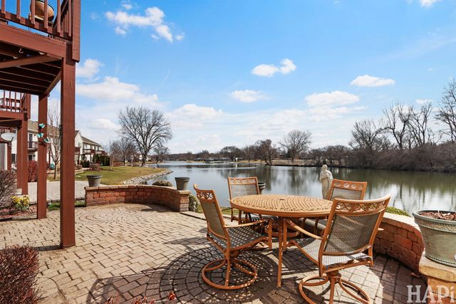 1167 N Oakwood Drive 32-3, Fox Lake, IL 60020