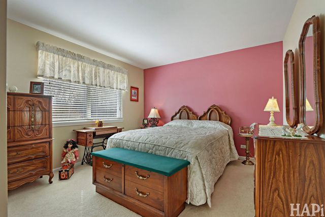 1167 N Oakwood Drive 32-3, Fox Lake, IL 60020