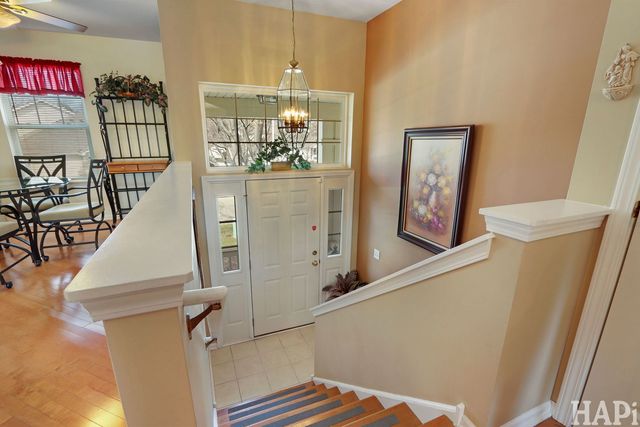 1167 N Oakwood Drive 32-3, Fox Lake, IL 60020