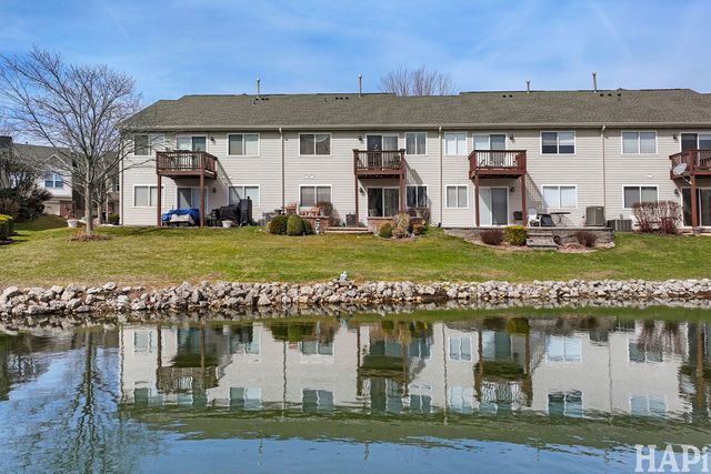 1167 N Oakwood Drive 32-3, Fox Lake, IL 60020
