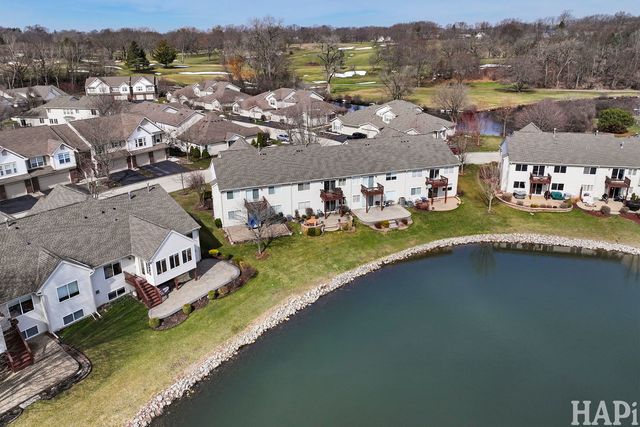 1167 N Oakwood Drive 32-3, Fox Lake, IL 60020