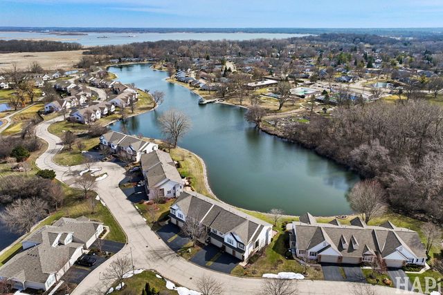 1167 N Oakwood Drive 32-3, Fox Lake, IL 60020