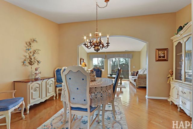 1167 N Oakwood Drive 32-3, Fox Lake, IL 60020