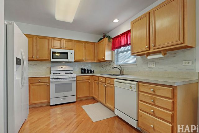 1167 N Oakwood Drive 32-3, Fox Lake, IL 60020