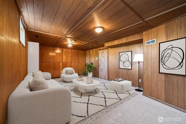 4153 39th Avenue SW, Seattle, WA 98116