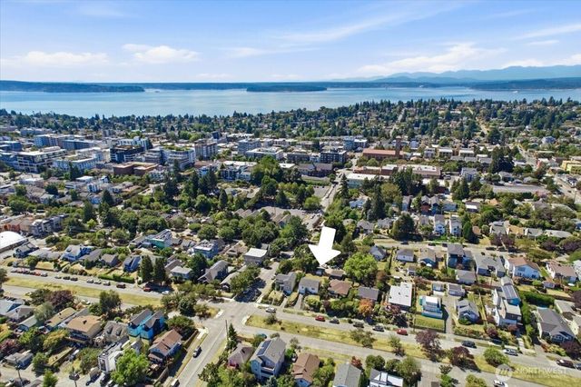 4153 39th Avenue SW, Seattle, WA 98116
