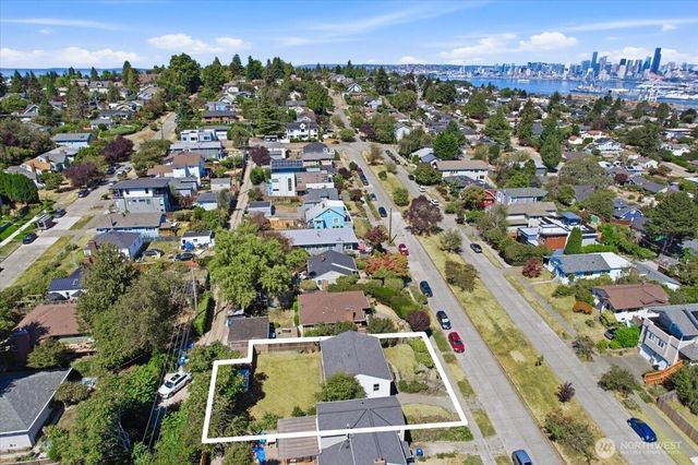 4153 39th Avenue SW, Seattle, WA 98116