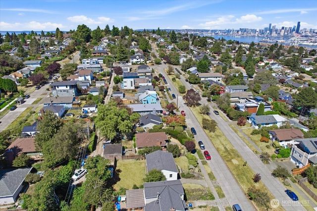 4153 39th Avenue SW, Seattle, WA 98116