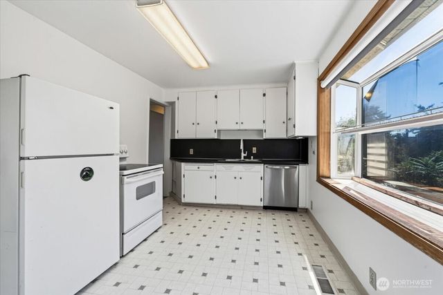 4153 39th Avenue SW, Seattle, WA 98116