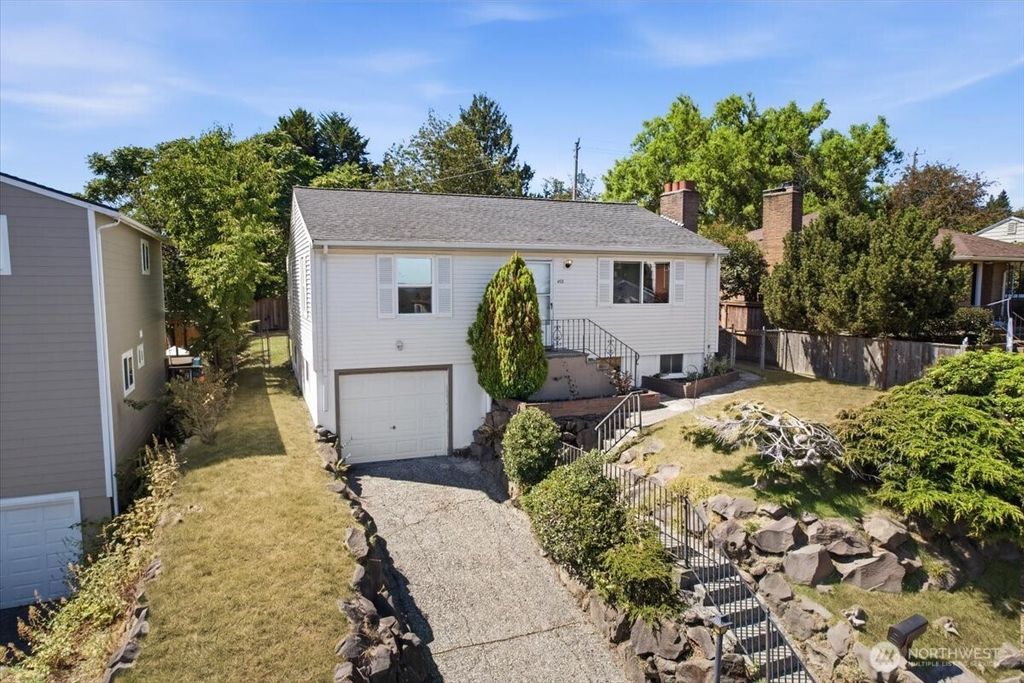 4153 39th Avenue SW, Seattle, WA 98116