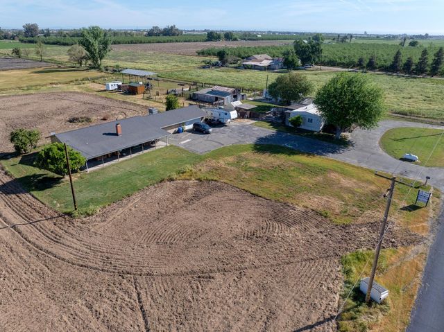 3725 W Simmons Rd, Turlock, CA 95380