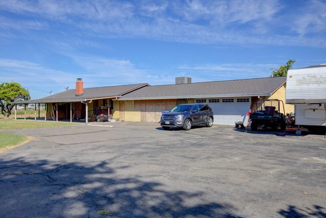 3725 W Simmons Rd, Turlock, CA 95380