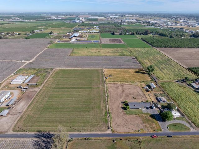 3725 W Simmons Rd, Turlock, CA 95380