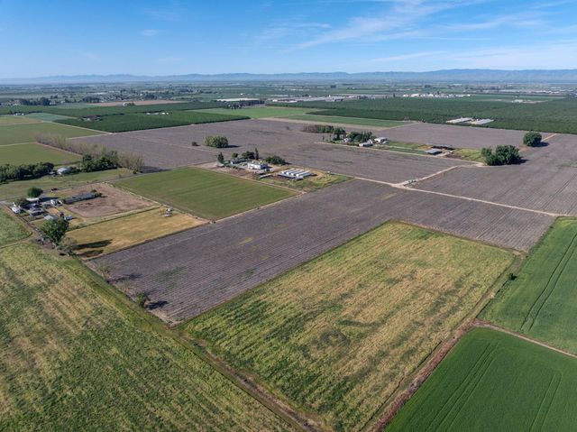 3725 W Simmons Rd, Turlock, CA 95380