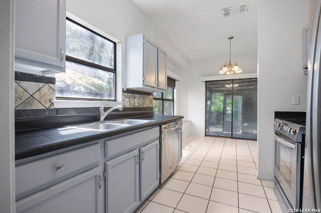 13171 FEATHER RIDGE DR, San Antonio, TX 78233