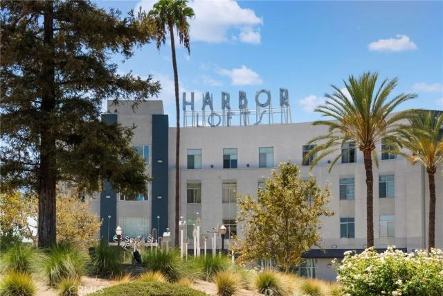 435 W Center Street Promenade 221, Anaheim, CA 92805