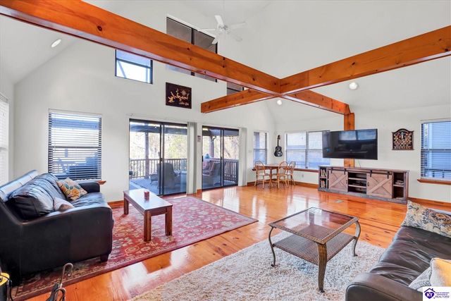 1021 Lochober Road, Leitchfield, KY 42754