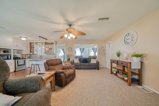 321 Crestwood Lp, Avinger, TX 75630