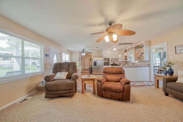 321 Crestwood Lp, Avinger, TX 75630