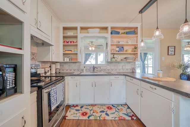 321 Crestwood Lp, Avinger, TX 75630