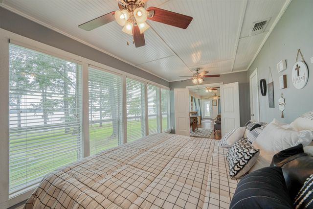 321 Crestwood Lp, Avinger, TX 75630
