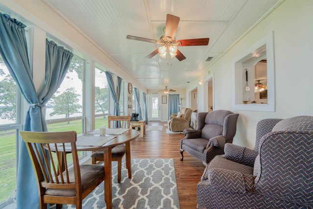 321 Crestwood Lp, Avinger, TX 75630