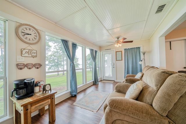 321 Crestwood Lp, Avinger, TX 75630