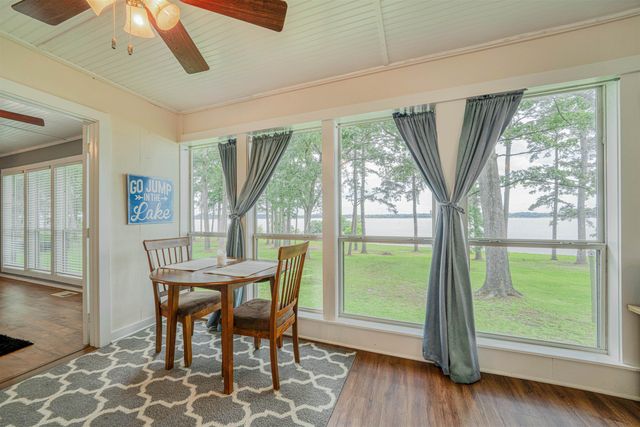 321 Crestwood Lp, Avinger, TX 75630