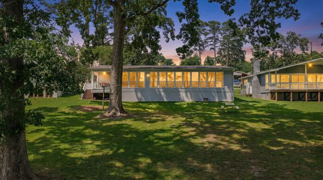 321 Crestwood Lp, Avinger, TX 75630