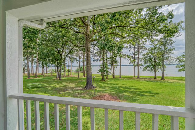 321 Crestwood Lp, Avinger, TX 75630