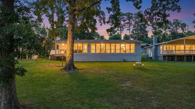 321 Crestwood Lp, Avinger, TX 75630