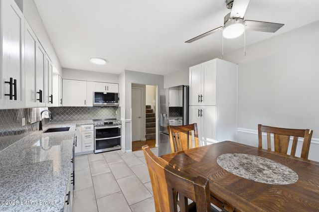 7621 Greenfield Ave, Louisville, KY 40214